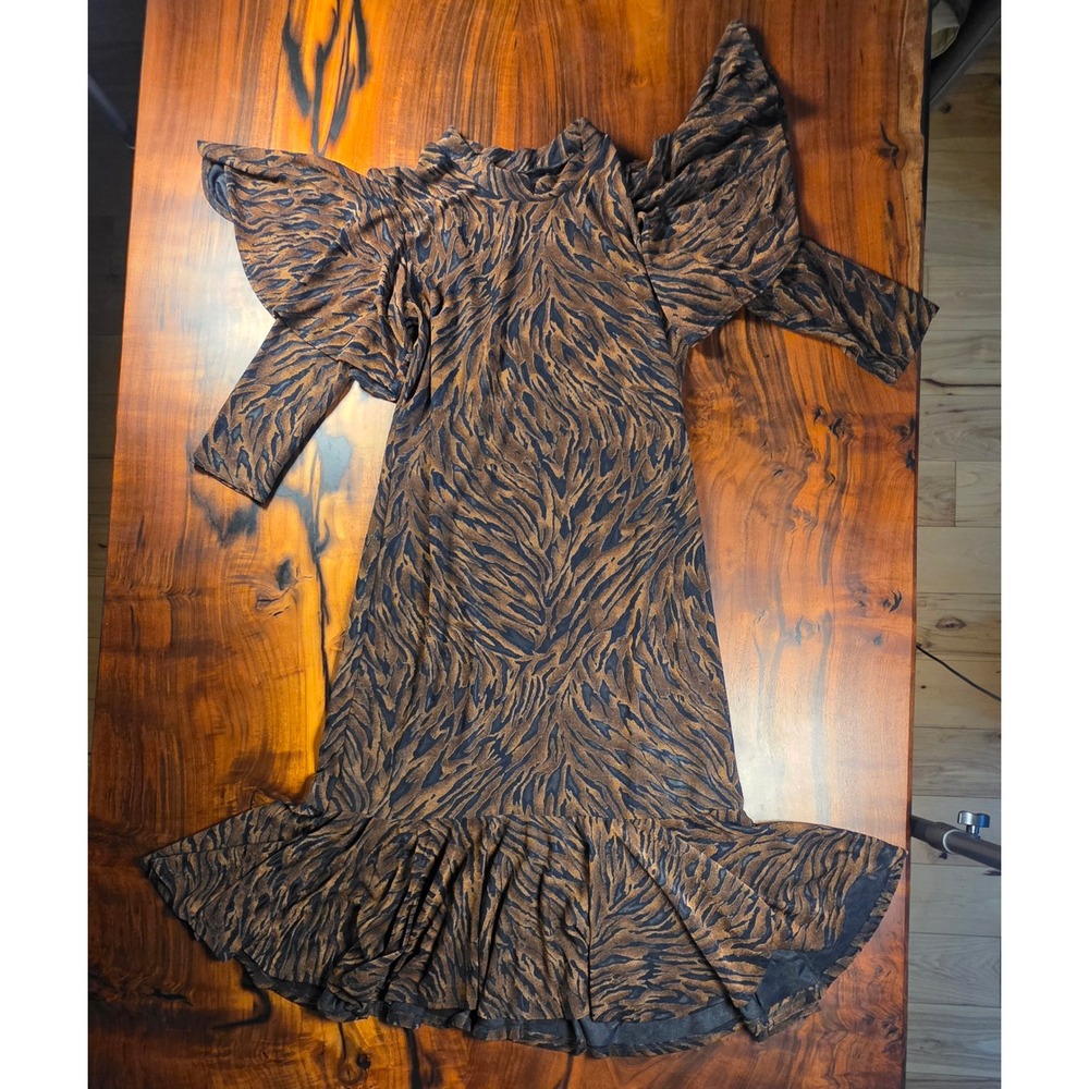 VINTAGE Tiger Print Mock Neck Butterfly Sleeves Fashiongram Shear Party